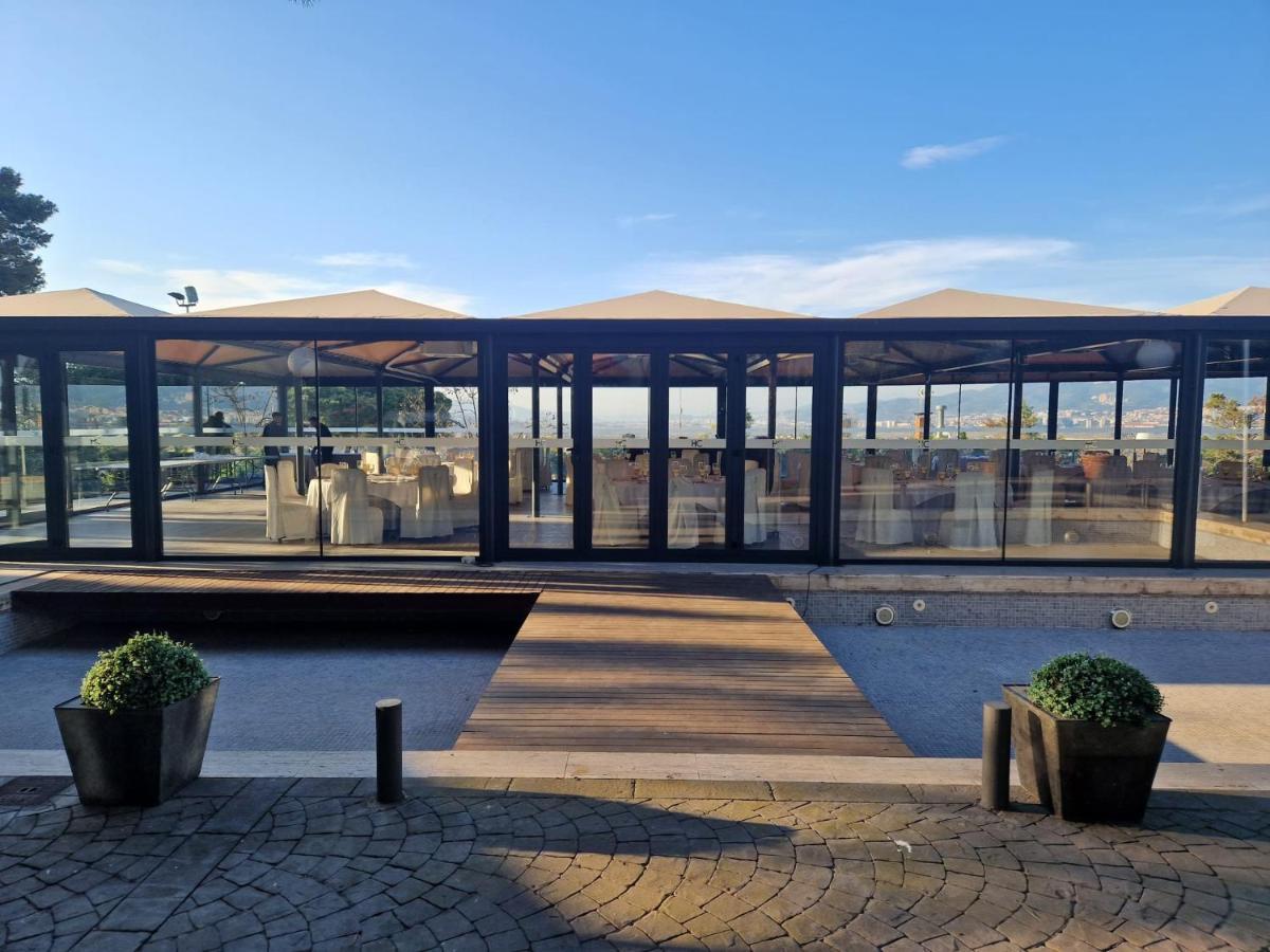 Hotel El Castell Sant Boi de Llobregat Exterior foto